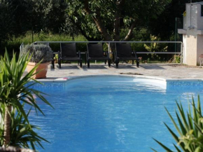 Villa with with 5 apartments in Peracko Blato